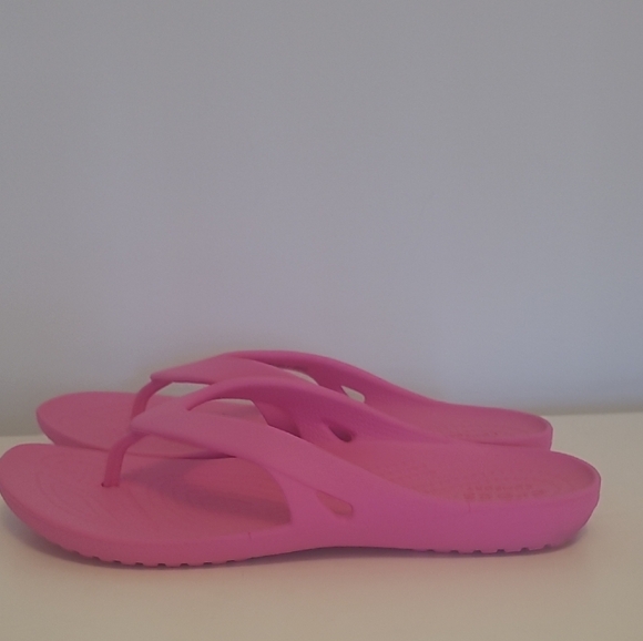CROCS Vibrant Pink Sandals - Picture 5 of 6